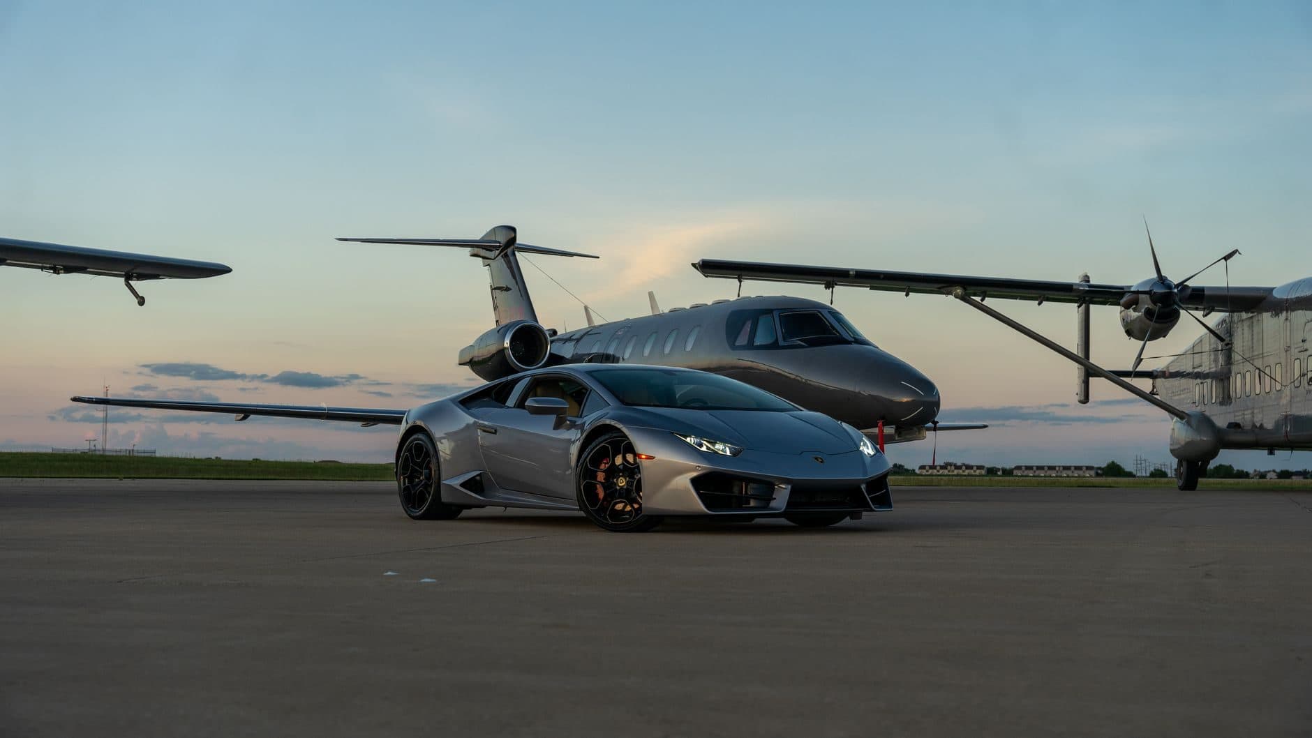 Regional & Cross-Metro Airport Transfers in Chicago Limos Directory